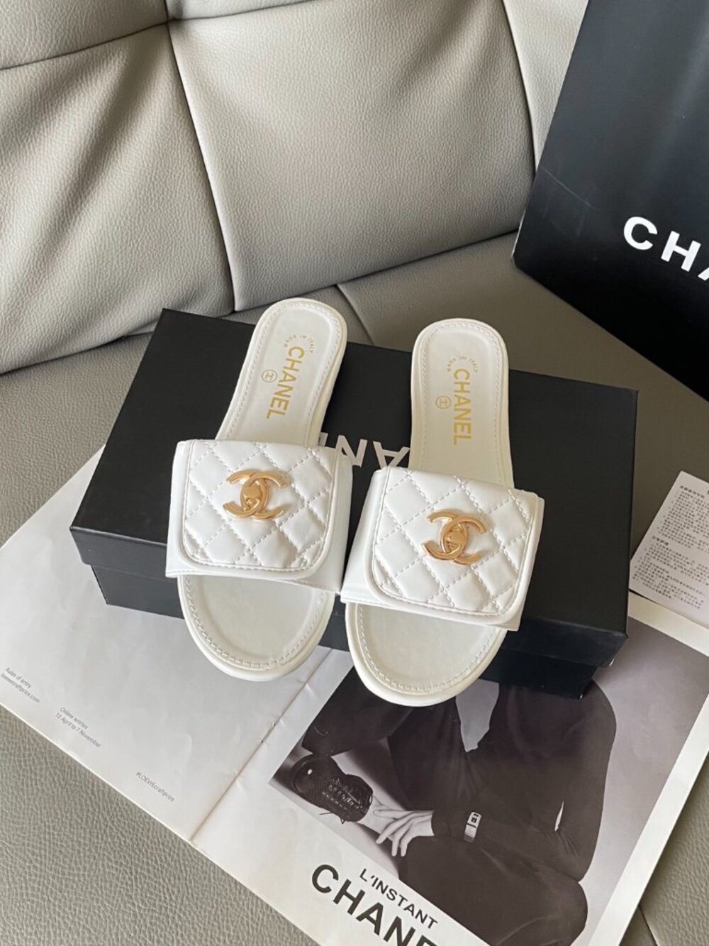 CHANEL 25B Turnlock Quilted sandals slide